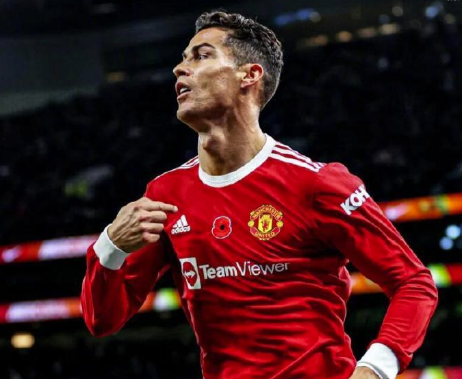  英超焦点战曼城逆转取胜稳固榜首位置