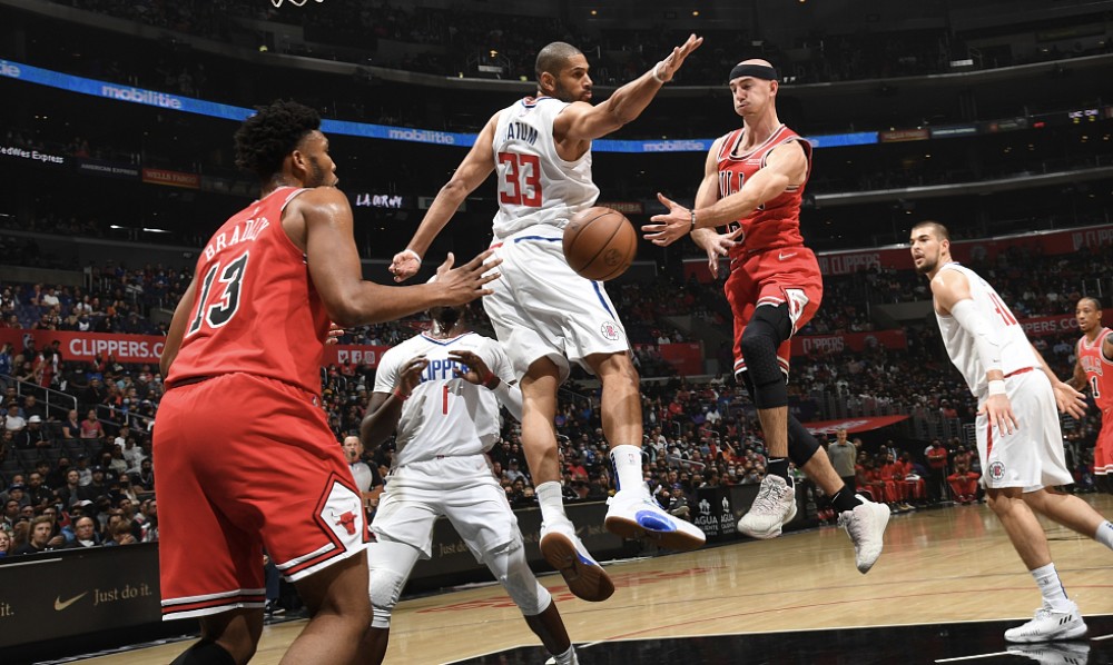 威廉希尔- 公牛，德罗赞中投杀死比赛，芝加哥主场十连胜  